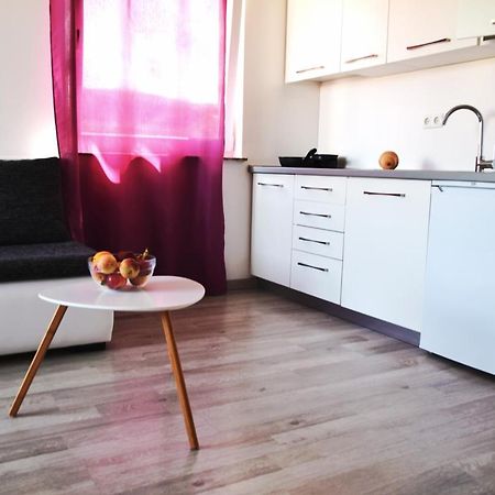 Rab Apartments Aurora ラブ エクステリア 写真