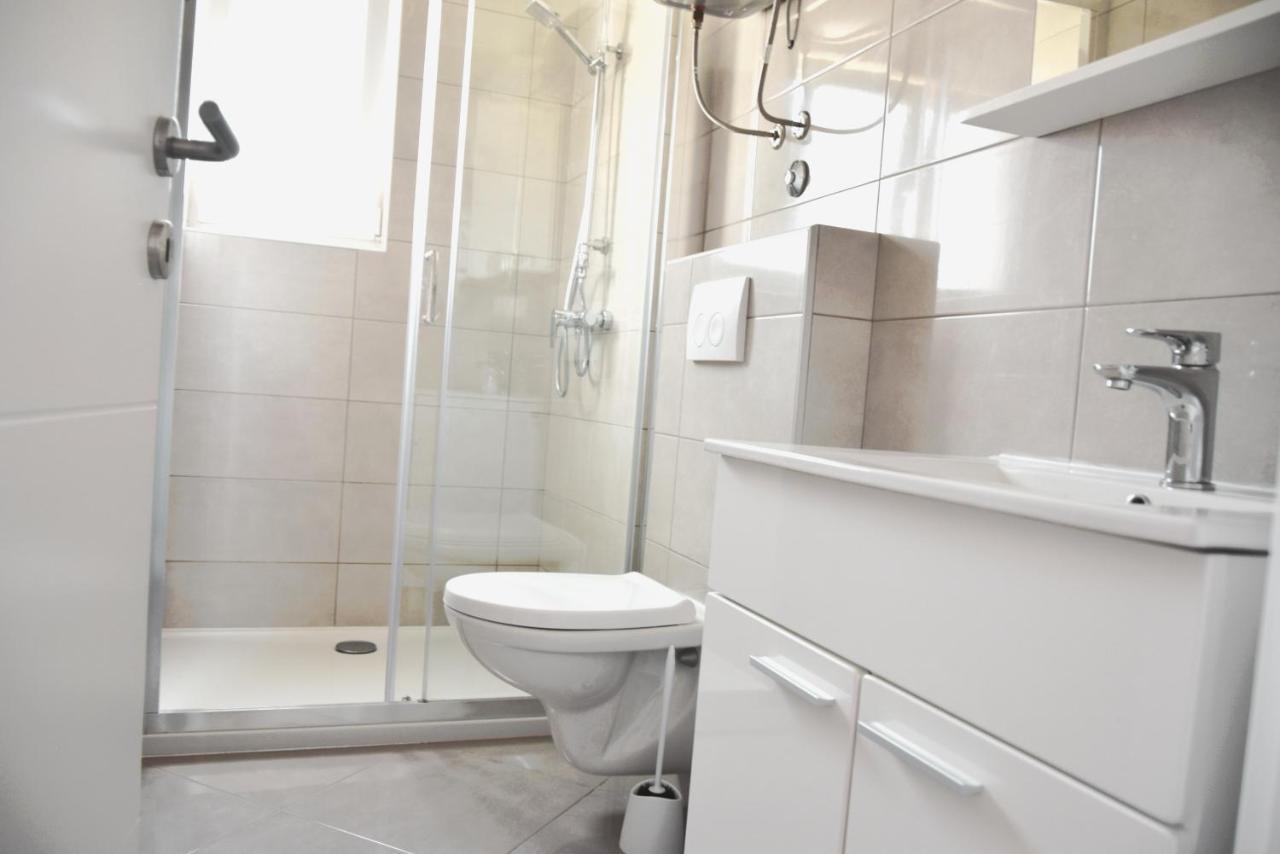 Rab Apartments Aurora ラブ エクステリア 写真