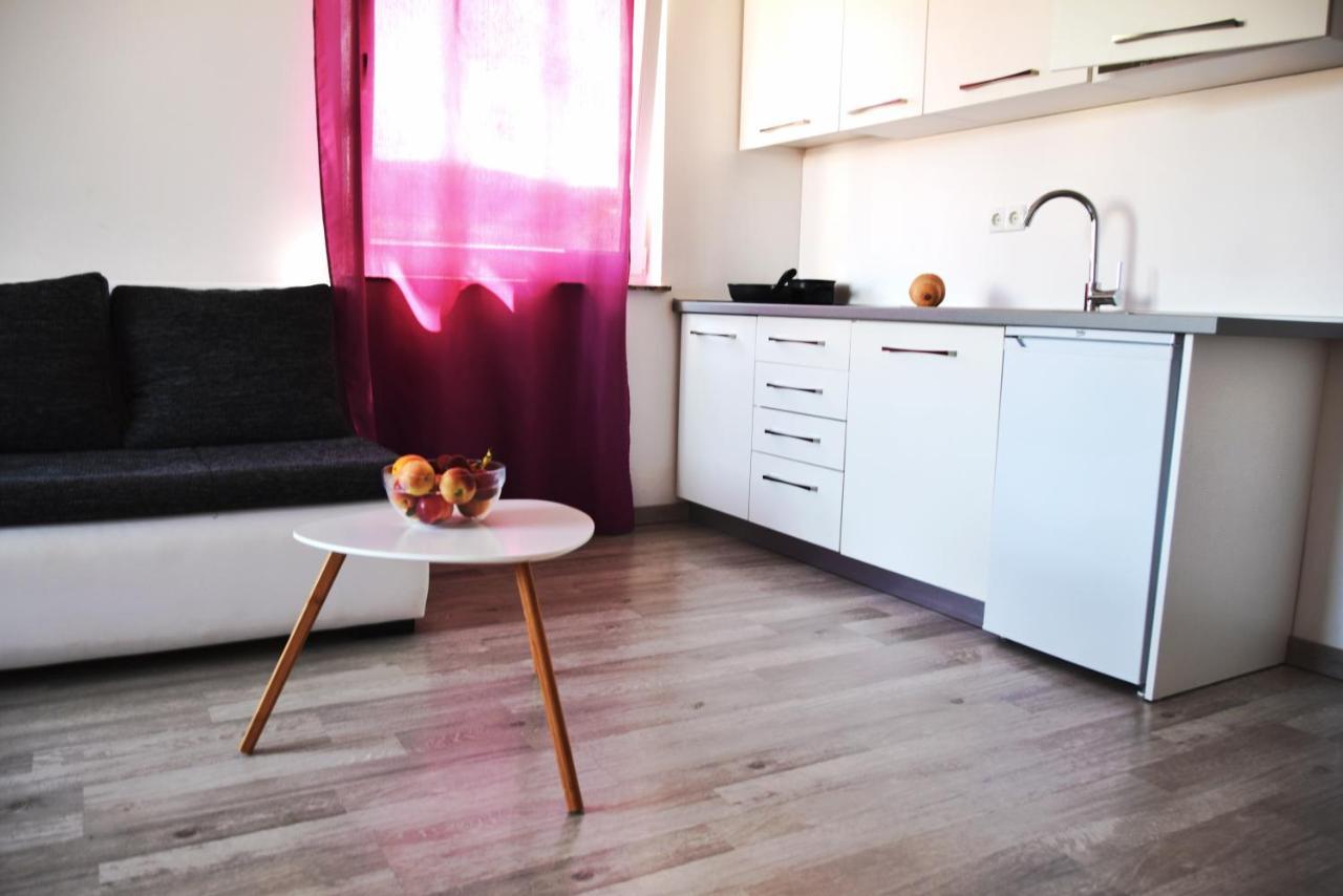 Rab Apartments Aurora ラブ エクステリア 写真