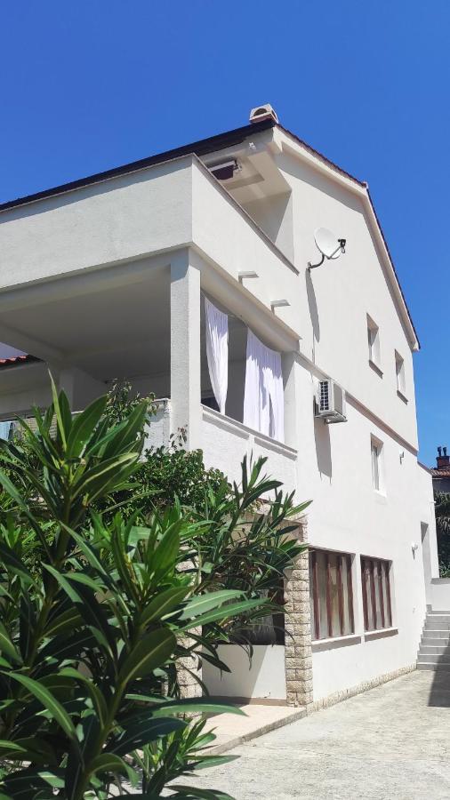 Rab Apartments Aurora ラブ エクステリア 写真