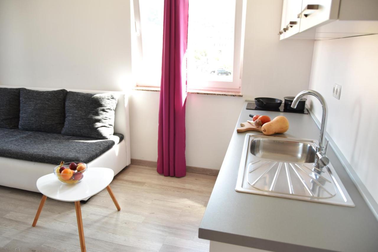 Rab Apartments Aurora ラブ エクステリア 写真