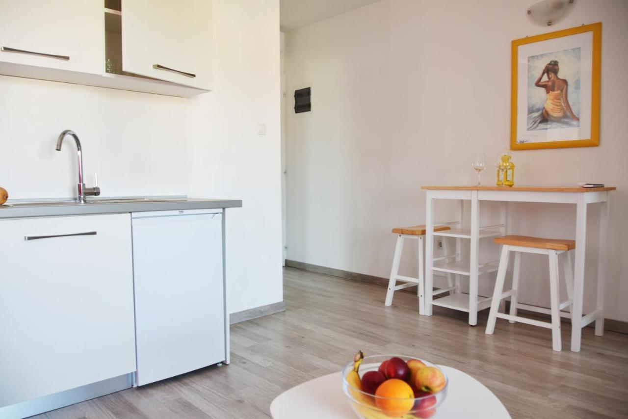 Rab Apartments Aurora ラブ エクステリア 写真