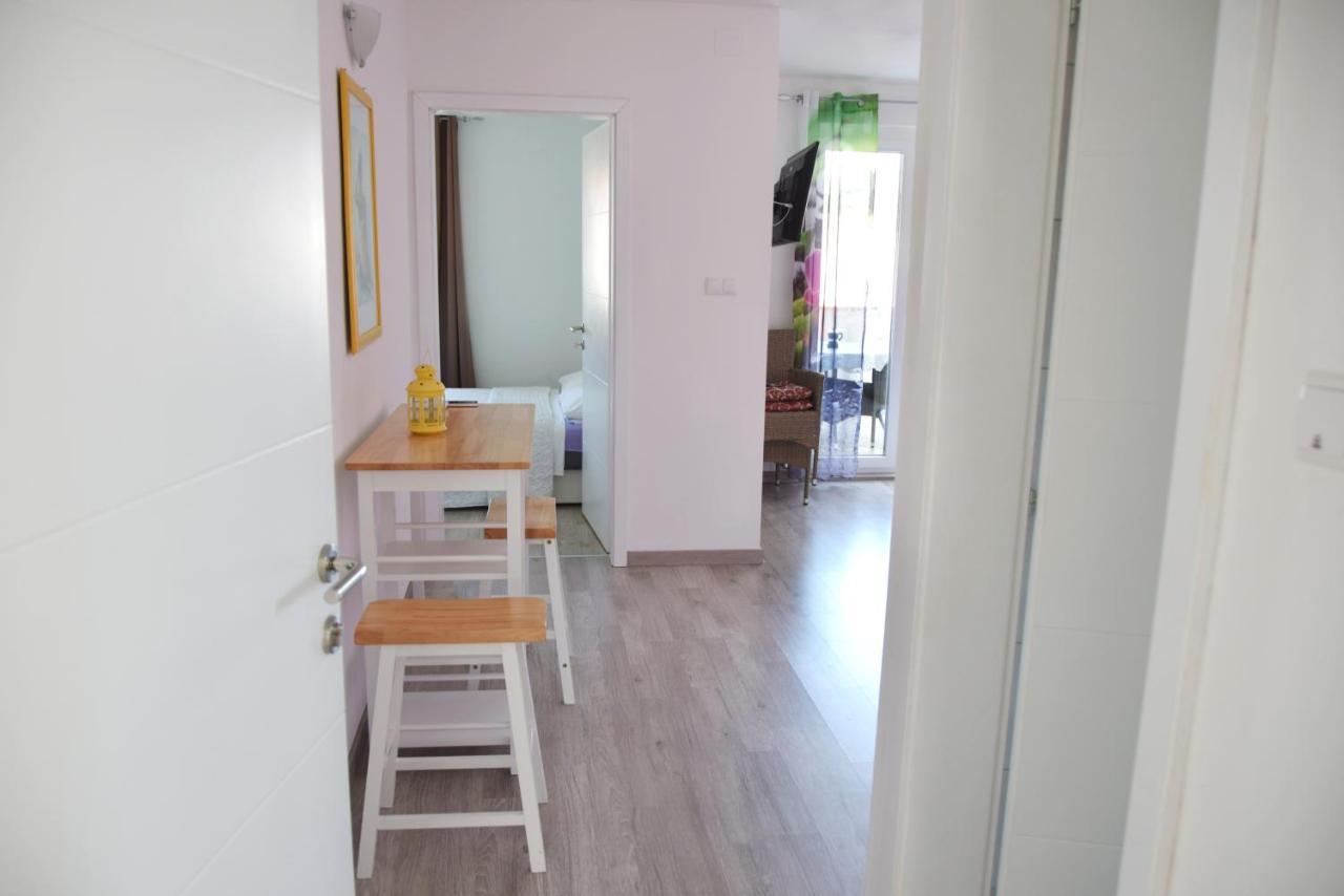 Rab Apartments Aurora ラブ エクステリア 写真
