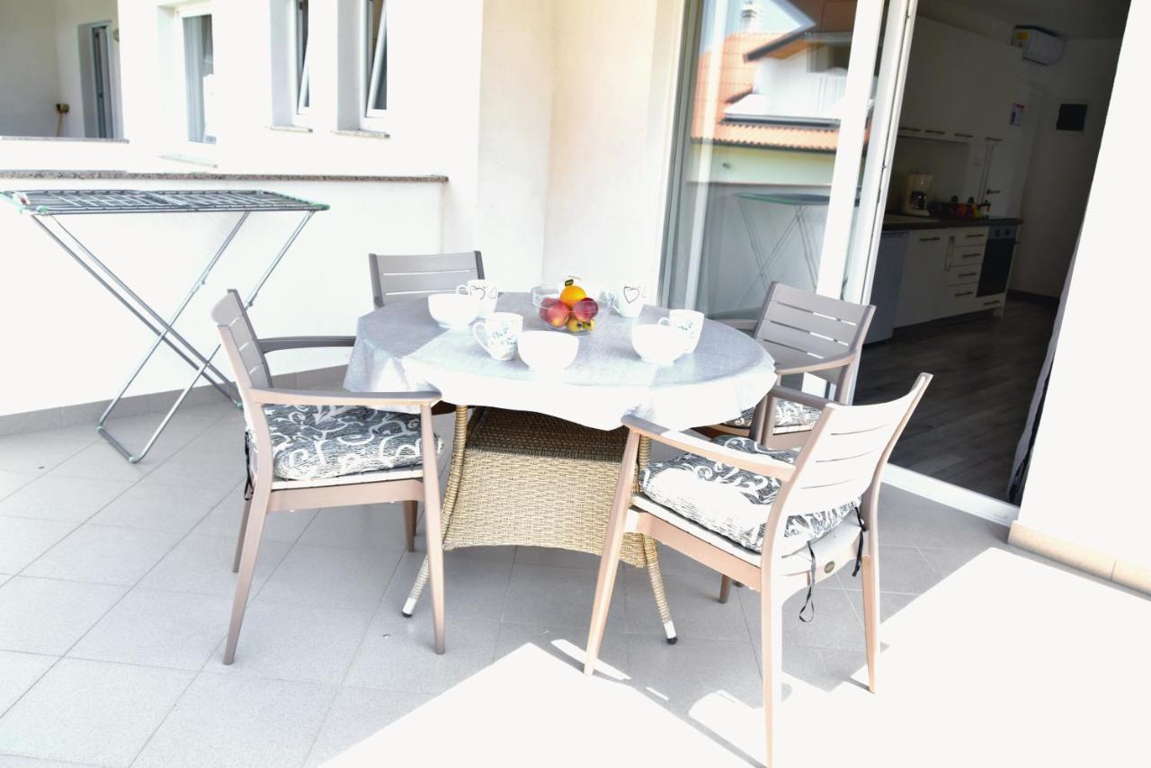 Rab Apartments Aurora ラブ エクステリア 写真