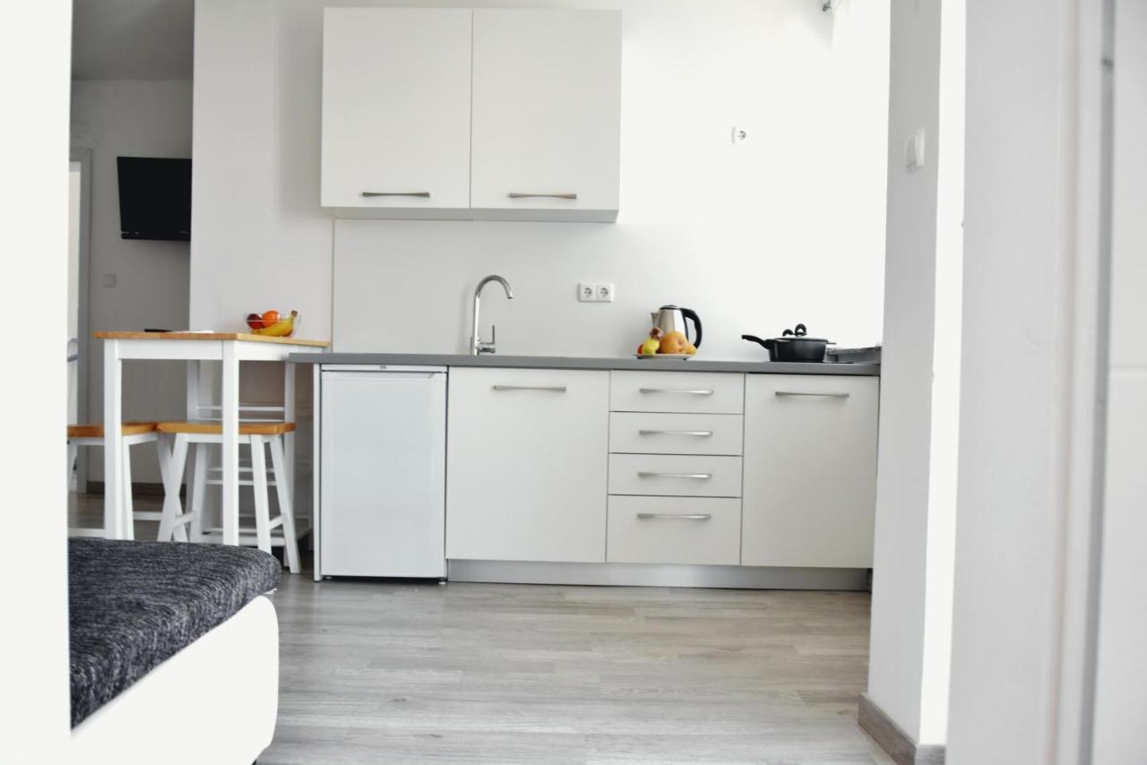 Rab Apartments Aurora ラブ エクステリア 写真