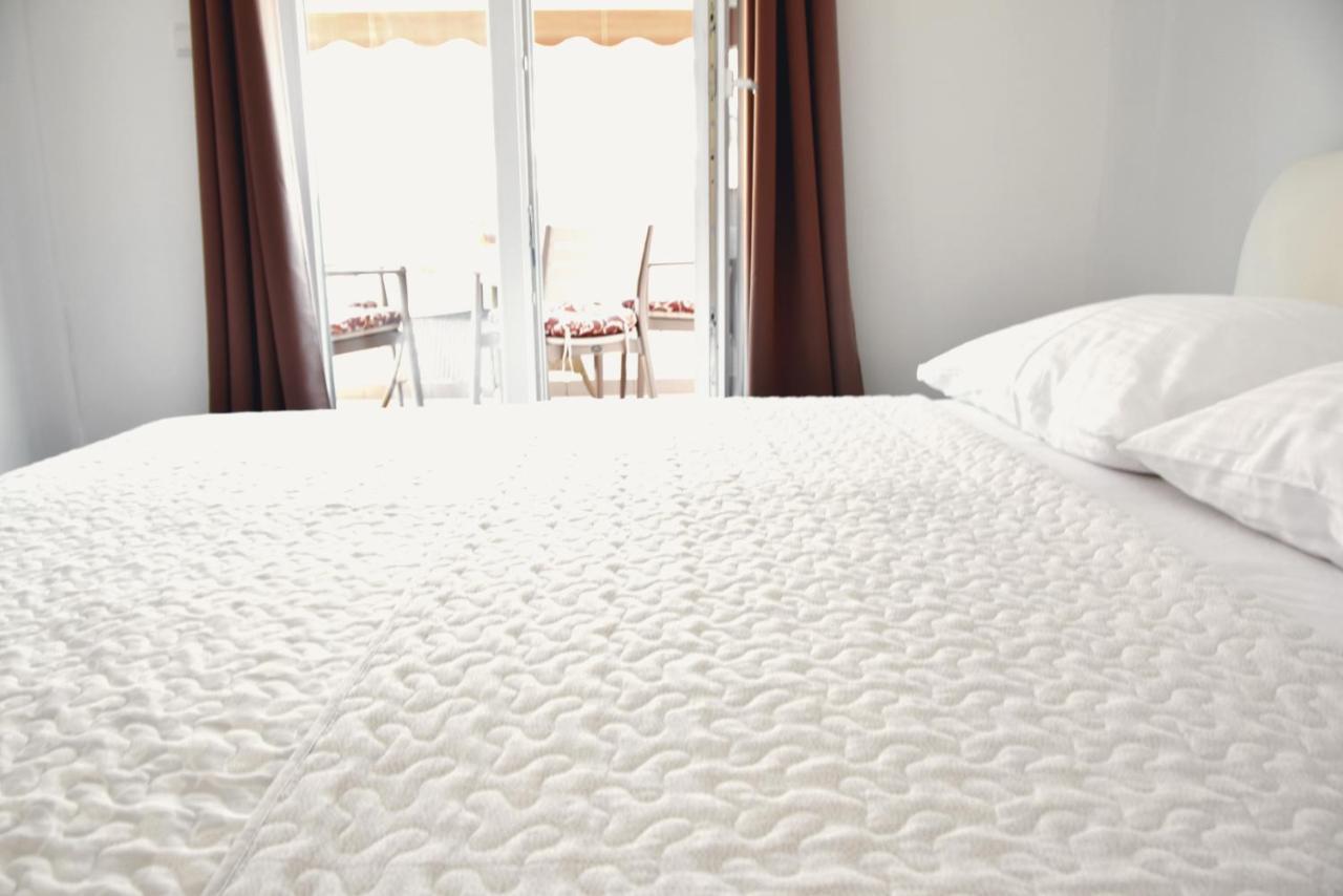 Rab Apartments Aurora ラブ エクステリア 写真
