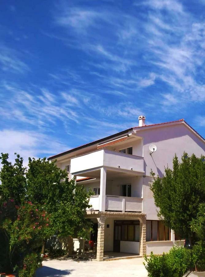 Rab Apartments Aurora ラブ エクステリア 写真